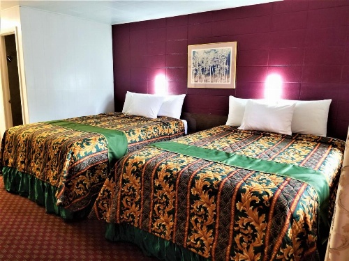Town House Motor Inn image 15
